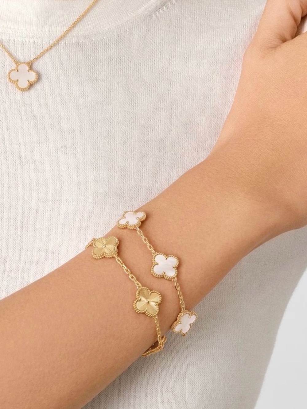 Gold Clover Pendant  Bracelet Luxury Bracelet - Picture 2 of 7